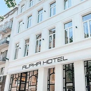 Alpha Hotel